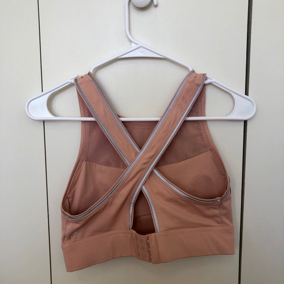 Fabletics Brynn High Impact Sports Bra - Picture 6 of 6